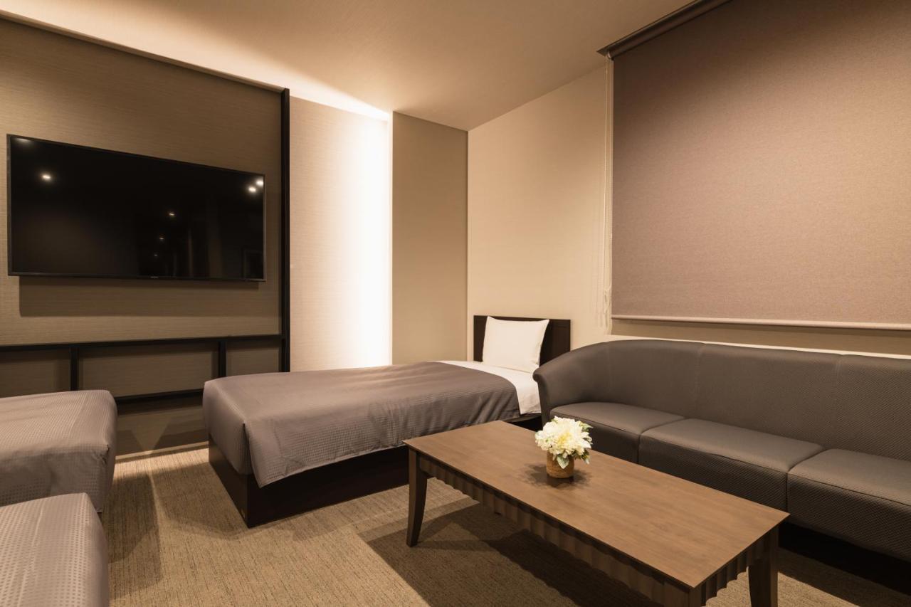 Grand Base Hakata Naraya Hotel Fukuoka  Bagian luar foto